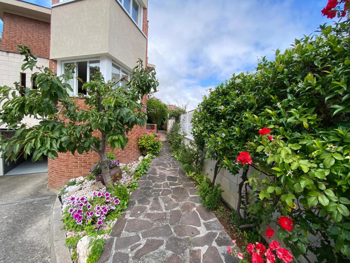 Casa Chalet Jardin Particular Ideal Grupos Y Familias Baranain エクステリア 写真