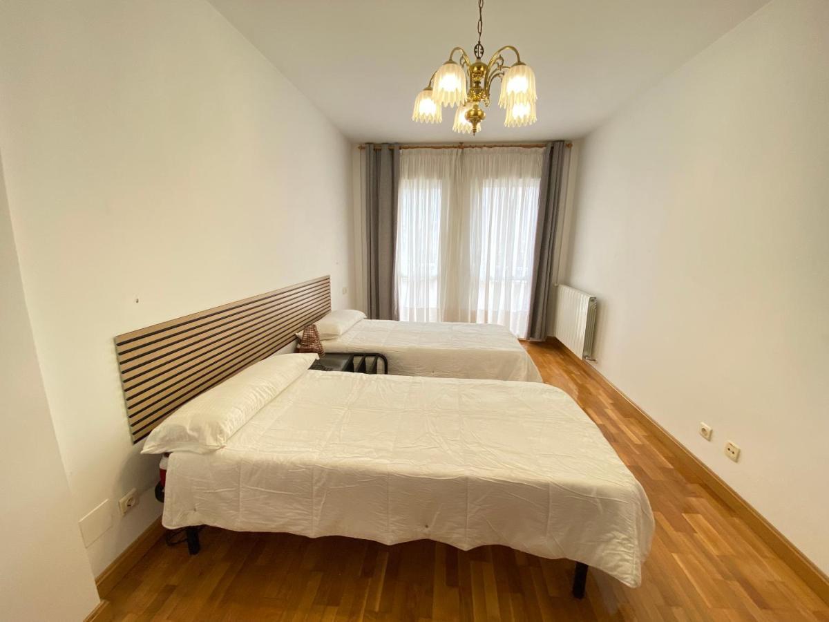 Casa Chalet Jardin Particular Ideal Grupos Y Familias Baranain エクステリア 写真